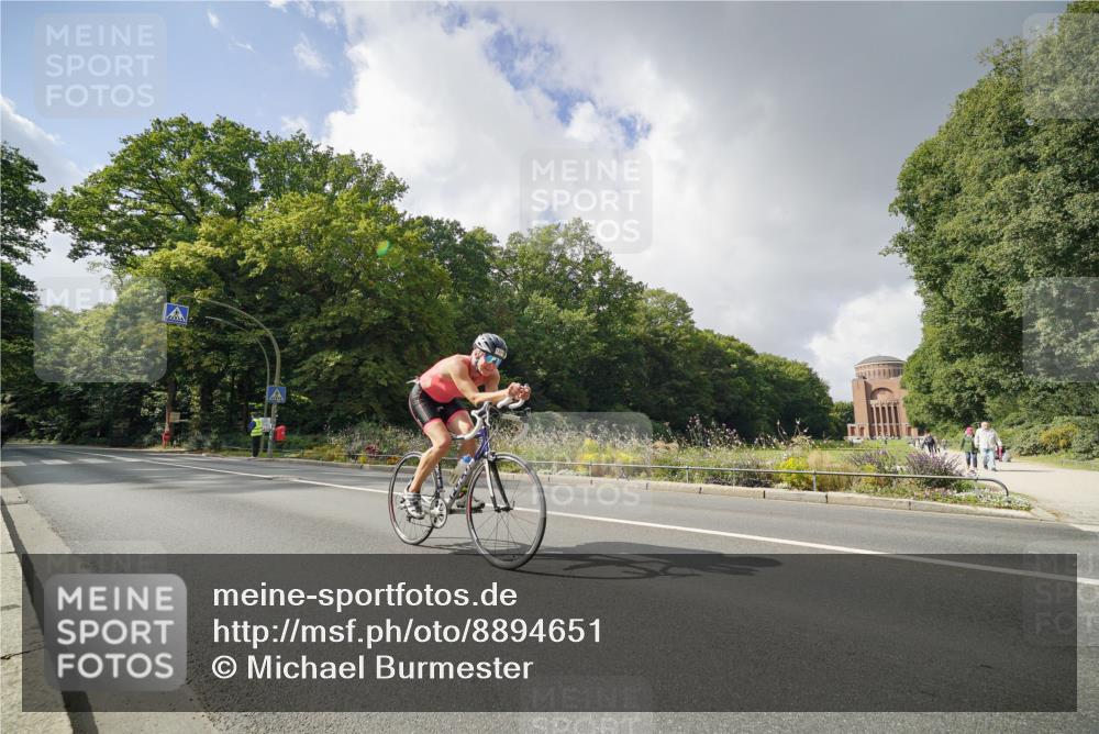 14.09.2025 - Stadtparktriathlon Michael Burmester http://msf.ph/oto/8894651 14.09.2025 12:31:43 Radfahren 1222, 1279, 1281 meine-sportfotos.de