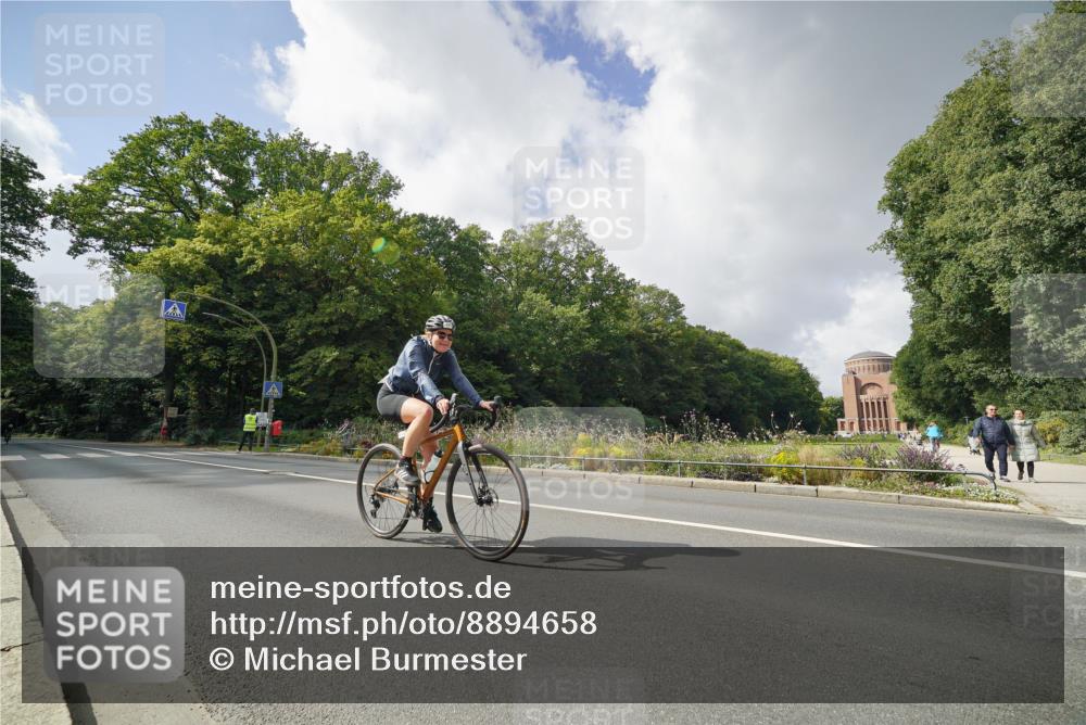 14.09.2025 - Stadtparktriathlon Michael Burmester http://msf.ph/oto/8894658 14.09.2025 12:32:11 Radfahren 1268, 1301, 1317 meine-sportfotos.de