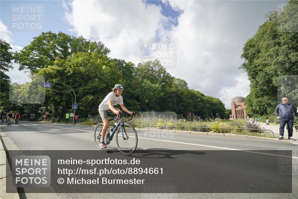 14.09.2025 - Stadtparktriathlon Michael Burmester http://msf.ph/oto/8894661 14.09.2025 12:32:24 Radfahren 1153, 1158, 1239, 1261, 1272, 1285 meine-sportfotos.de