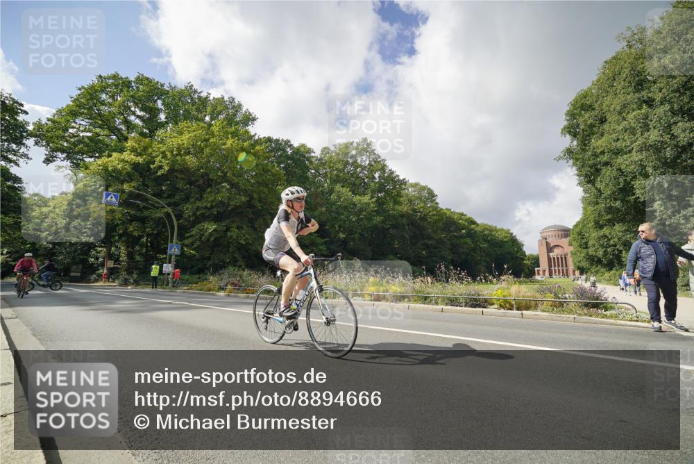 14.09.2025 - Stadtparktriathlon Michael Burmester http://msf.ph/oto/8894666 14.09.2025 12:32:31 Radfahren 1153, 1158, 1236, 1239, 1261, 1285 meine-sportfotos.de