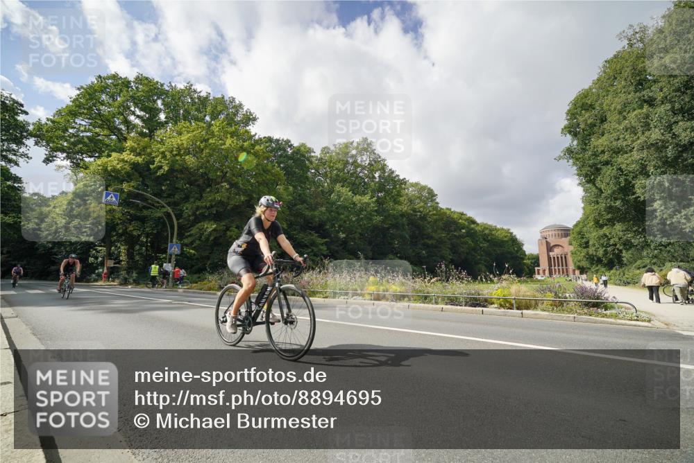 14.09.2025 - Stadtparktriathlon Michael Burmester http://msf.ph/oto/8894695 14.09.2025 12:33:53 Radfahren 1208, 1246, 1260, 1276, 1297, 1304 meine-sportfotos.de