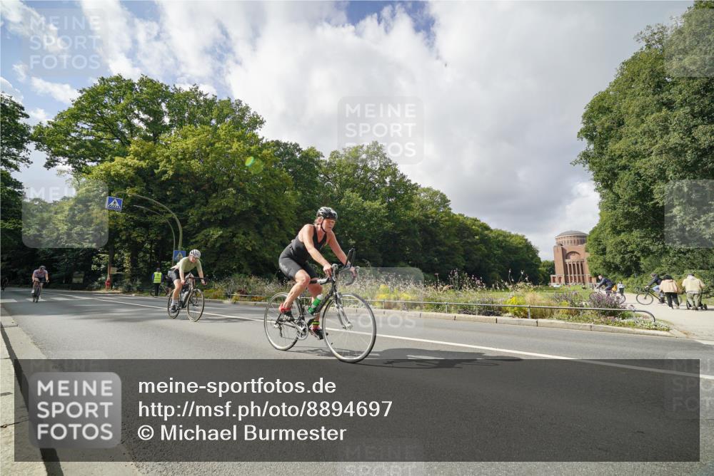 14.09.2025 - Stadtparktriathlon Michael Burmester http://msf.ph/oto/8894697 14.09.2025 12:33:54 Radfahren 1208, 1246, 1260, 1276, 1297, 1304 meine-sportfotos.de