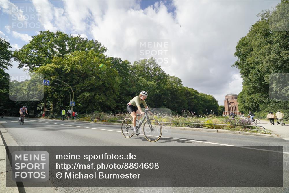 14.09.2025 - Stadtparktriathlon Michael Burmester http://msf.ph/oto/8894698 14.09.2025 12:33:55 Radfahren 1208, 1246, 1260, 1276, 1297, 1304 meine-sportfotos.de