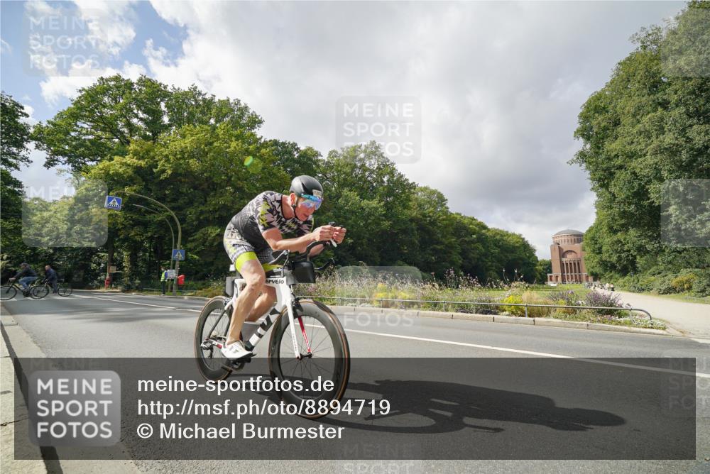 14.09.2025 - Stadtparktriathlon Michael Burmester http://msf.ph/oto/8894719 14.09.2025 12:34:55 Radfahren 1280, 1314, 1353 meine-sportfotos.de