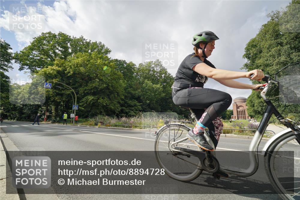 14.09.2025 - Stadtparktriathlon Michael Burmester http://msf.ph/oto/8894728 14.09.2025 12:35:24 Radfahren 1223, 1267, 1275, 1303, 1411 meine-sportfotos.de