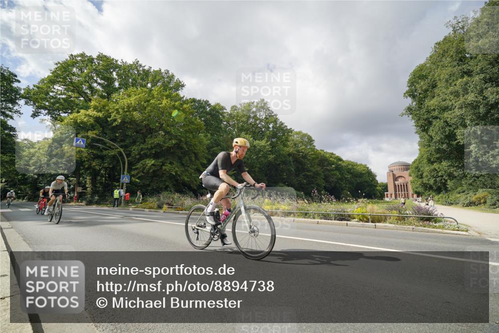 14.09.2025 - Stadtparktriathlon Michael Burmester http://msf.ph/oto/8894738 14.09.2025 12:35:42 Radfahren 1218, 1252, 1296, 1385, 1391, 1400, 1415 meine-sportfotos.de