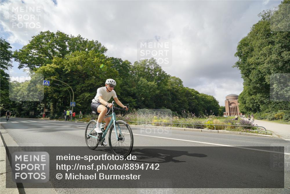 14.09.2025 - Stadtparktriathlon Michael Burmester http://msf.ph/oto/8894742 14.09.2025 12:35:45 Radfahren 1218, 1244, 1252, 1296, 1391, 1415 meine-sportfotos.de