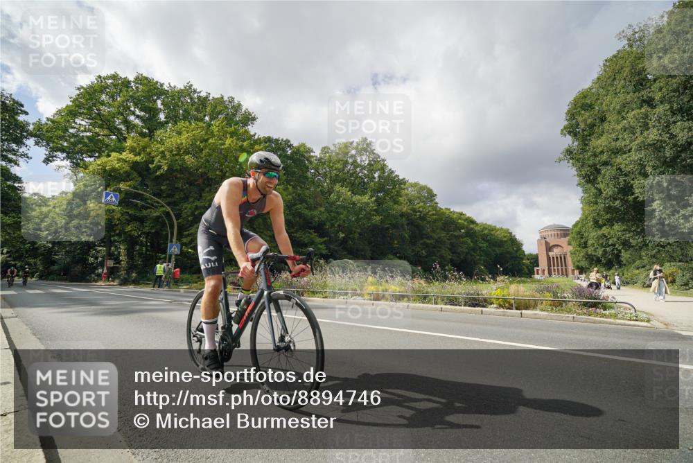 14.09.2025 - Stadtparktriathlon Michael Burmester http://msf.ph/oto/8894746 14.09.2025 12:35:56 Radfahren 1244, 1292, 1355, 1373, 1399 meine-sportfotos.de