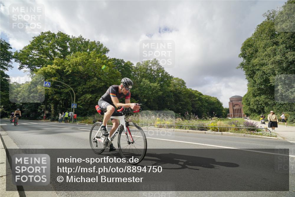 14.09.2025 - Stadtparktriathlon Michael Burmester http://msf.ph/oto/8894750 14.09.2025 12:36:05 Radfahren 1176, 1286, 1292, 1373, 1399 meine-sportfotos.de