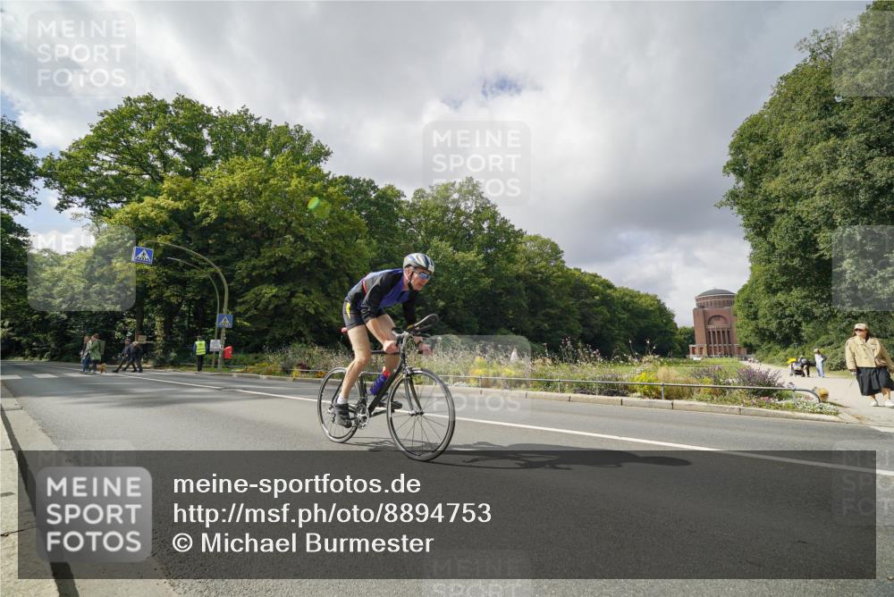 14.09.2025 - Stadtparktriathlon Michael Burmester http://msf.ph/oto/8894753 14.09.2025 12:36:08 Radfahren 1176, 1286, 1399 meine-sportfotos.de