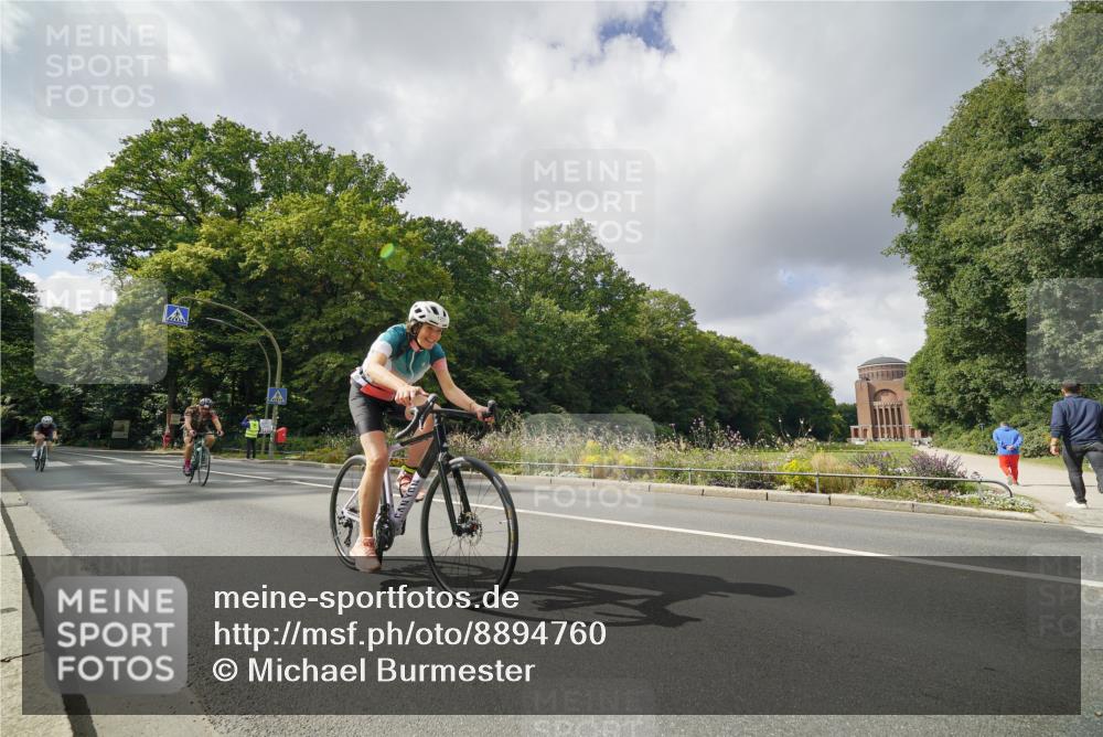 14.09.2025 - Stadtparktriathlon Michael Burmester http://msf.ph/oto/8894760 14.09.2025 12:36:40 Radfahren 1151, 1257, 1264, 1377 meine-sportfotos.de