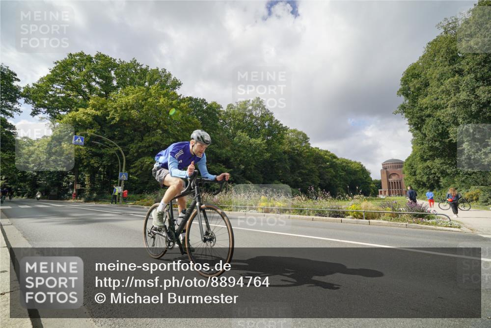 14.09.2025 - Stadtparktriathlon Michael Burmester http://msf.ph/oto/8894764 14.09.2025 12:36:47 Radfahren 1151, 1264, 1298, 1311, 1361, 1365, 1377, 1405 meine-sportfotos.de