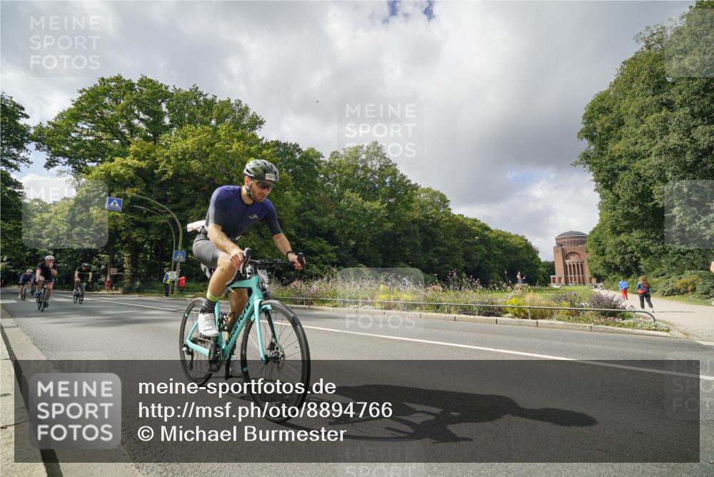 14.09.2025 - Stadtparktriathlon Michael Burmester http://msf.ph/oto/8894766 14.09.2025 12:36:50 Radfahren 1151, 1298, 1311, 1315, 1361, 1365, 1380, 1405 meine-sportfotos.de
