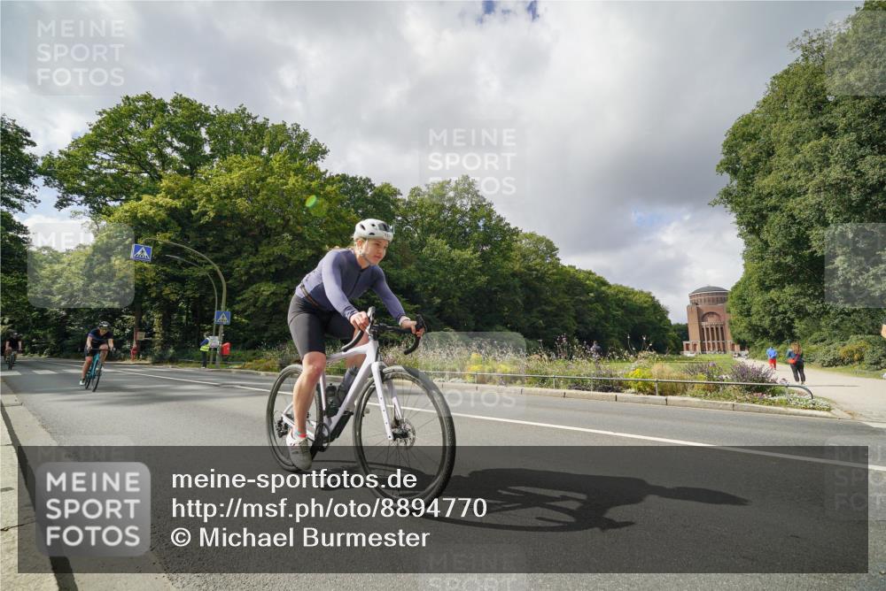 14.09.2025 - Stadtparktriathlon Michael Burmester http://msf.ph/oto/8894770 14.09.2025 12:36:53 Radfahren 1298, 1311, 1315, 1361, 1365, 1380, 1388, 1405 meine-sportfotos.de