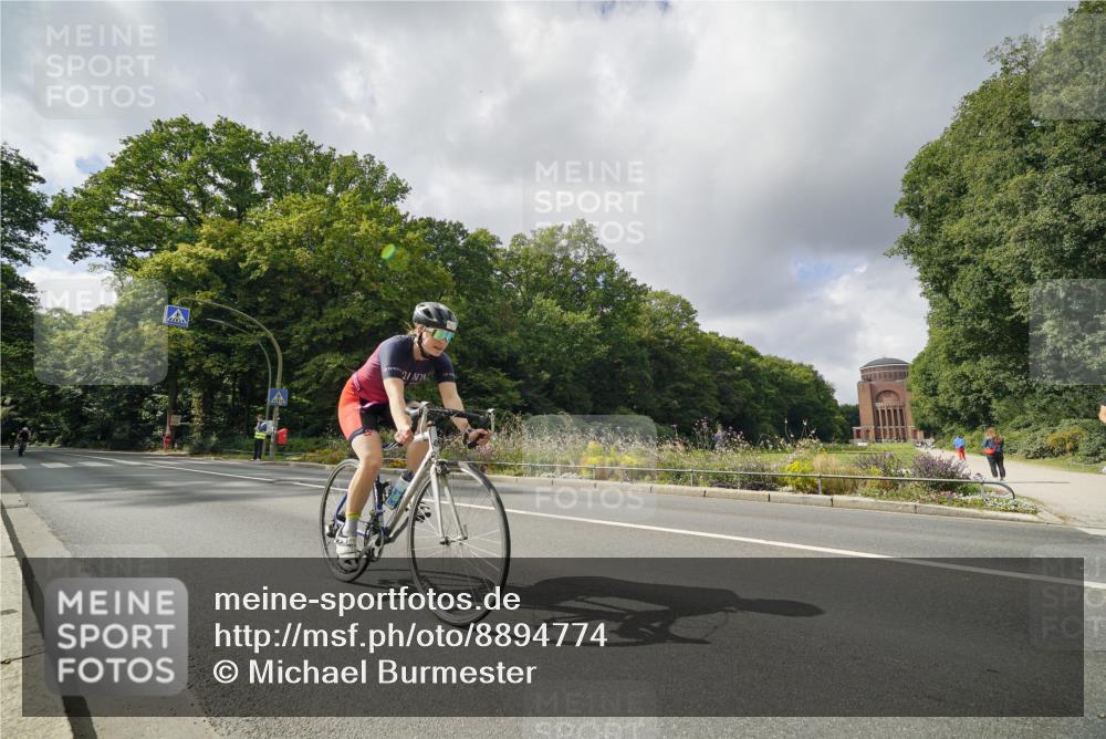 14.09.2025 - Stadtparktriathlon Michael Burmester http://msf.ph/oto/8894774 14.09.2025 12:36:58 Radfahren 1293, 1298, 1311, 1315, 1380, 1388 meine-sportfotos.de