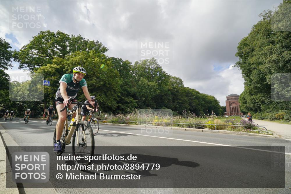 14.09.2025 - Stadtparktriathlon Michael Burmester http://msf.ph/oto/8894779 14.09.2025 12:37:16 Radfahren 1200, 1283, 1322, 1356, 1367, 1381, 1386, 1404, 1407 meine-sportfotos.de