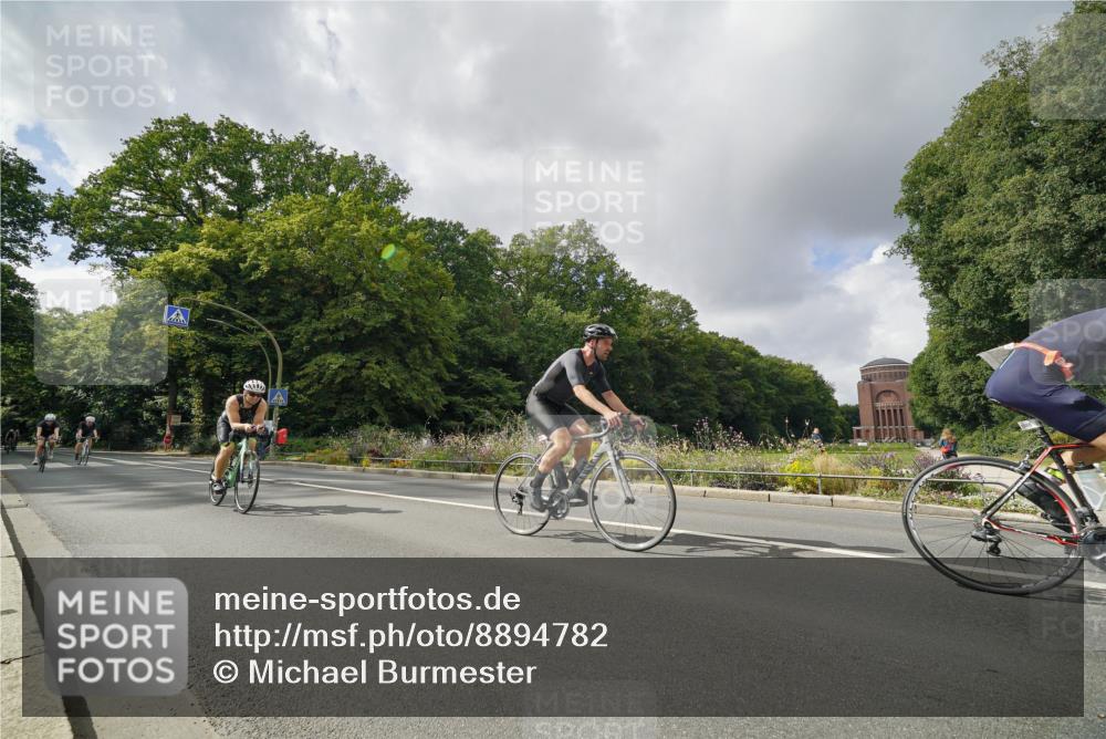 14.09.2025 - Stadtparktriathlon Michael Burmester http://msf.ph/oto/8894782 14.09.2025 12:37:17 Radfahren 1200, 1283, 1322, 1356, 1367, 1381, 1386, 1404, 1407 meine-sportfotos.de
