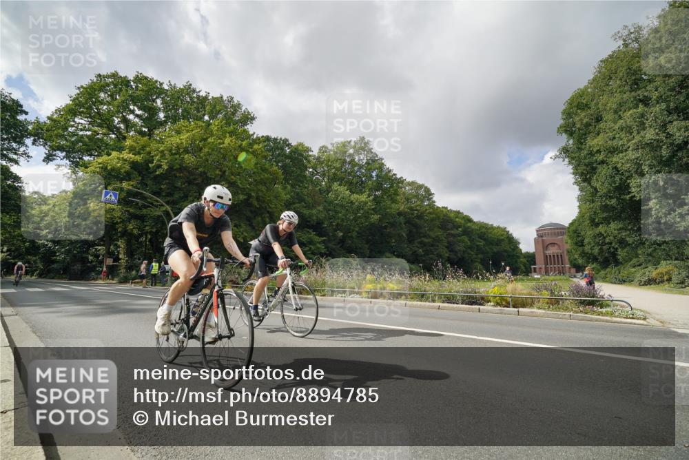 14.09.2025 - Stadtparktriathlon Michael Burmester http://msf.ph/oto/8894785 14.09.2025 12:37:19 Radfahren 1200, 1283, 1322, 1356, 1367, 1381, 1386, 1404, 1407 meine-sportfotos.de