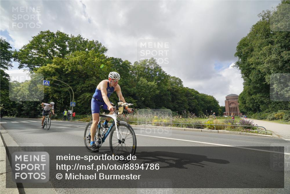 14.09.2025 - Stadtparktriathlon Michael Burmester http://msf.ph/oto/8894786 14.09.2025 12:37:22 Radfahren 1142, 1200, 1283, 1322, 1356, 1367, 1381, 1386, 1404, 1407 meine-sportfotos.de