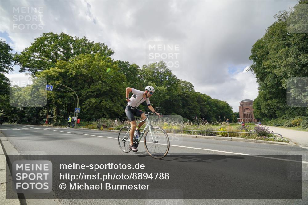 14.09.2025 - Stadtparktriathlon Michael Burmester http://msf.ph/oto/8894788 14.09.2025 12:37:23 Radfahren 1142, 1169, 1283, 1322, 1367, 1381, 1404, 1407 meine-sportfotos.de