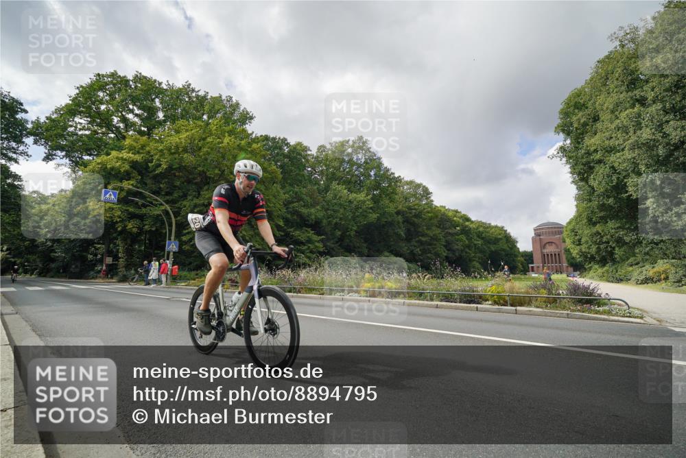14.09.2025 - Stadtparktriathlon Michael Burmester http://msf.ph/oto/8894795 14.09.2025 12:37:38 Radfahren 1256, 1319, 1340, 1420 meine-sportfotos.de