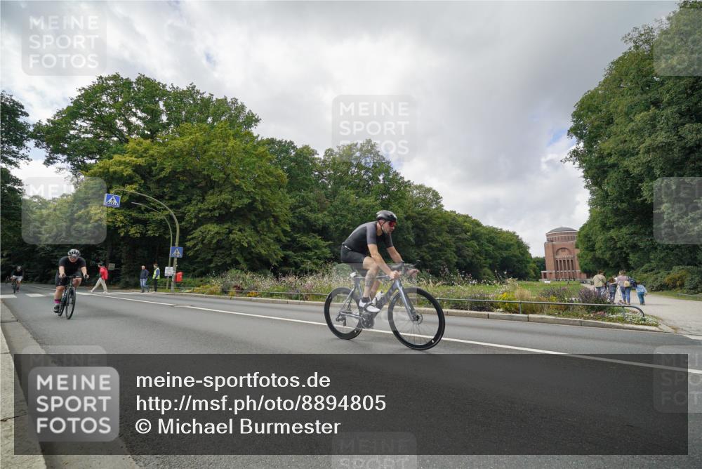 14.09.2025 - Stadtparktriathlon Michael Burmester http://msf.ph/oto/8894805 14.09.2025 12:38:03 Radfahren 1134, 1197, 1231, 1241, 1308, 1392 meine-sportfotos.de