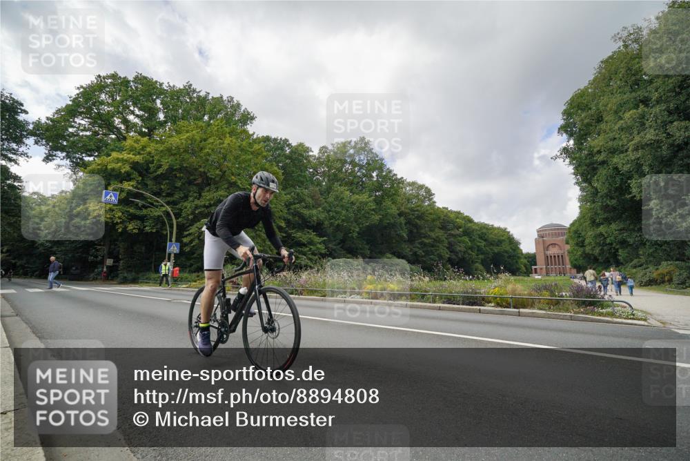 14.09.2025 - Stadtparktriathlon Michael Burmester http://msf.ph/oto/8894808 14.09.2025 12:38:06 Radfahren 1134, 1231, 1241, 1258, 1308, 1392 meine-sportfotos.de