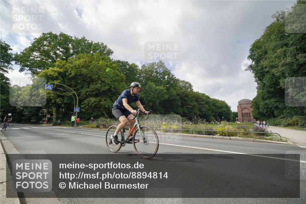 14.09.2025 - Stadtparktriathlon Michael Burmester http://msf.ph/oto/8894814 14.09.2025 12:38:25 Radfahren 1157, 1159, 1183, 1204, 1290 meine-sportfotos.de