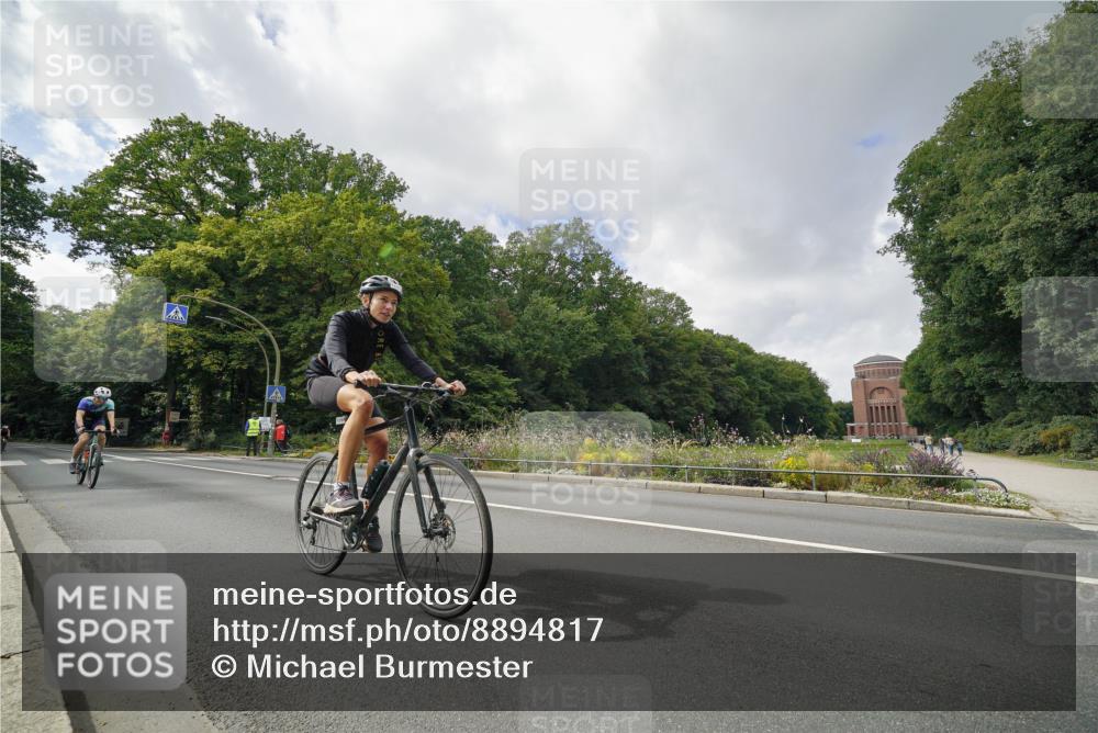 14.09.2025 - Stadtparktriathlon Michael Burmester http://msf.ph/oto/8894817 14.09.2025 12:38:31 Radfahren 1157, 1183, 1204, 1273, 1290, 1326 meine-sportfotos.de