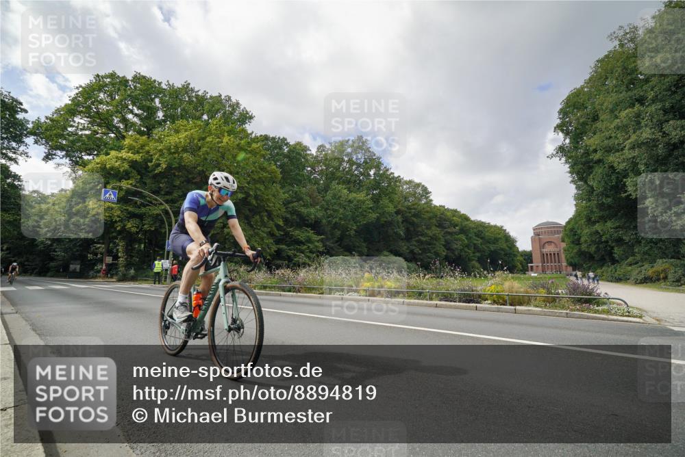 14.09.2025 - Stadtparktriathlon Michael Burmester http://msf.ph/oto/8894819 14.09.2025 12:38:32 Radfahren 1157, 1204, 1273, 1290, 1326 meine-sportfotos.de