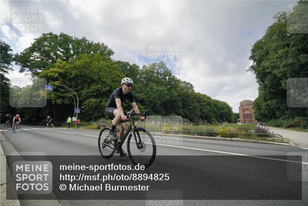 14.09.2025 - Stadtparktriathlon Michael Burmester http://msf.ph/oto/8894825 14.09.2025 12:38:46 Radfahren 1342, 1345, 1359, 1368 meine-sportfotos.de