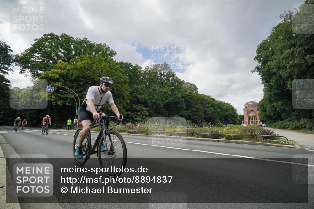 14.09.2025 - Stadtparktriathlon Michael Burmester http://msf.ph/oto/8894837 14.09.2025 12:39:11 Radfahren 1145, 1263, 1294, 1347, 1413, 1414 meine-sportfotos.de
