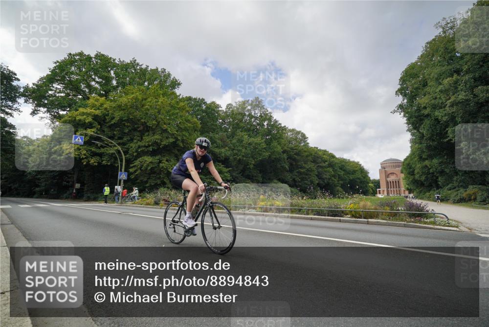 14.09.2025 - Stadtparktriathlon Michael Burmester http://msf.ph/oto/8894843 14.09.2025 12:39:19 Radfahren 1263, 1278, 1347, 1413 meine-sportfotos.de