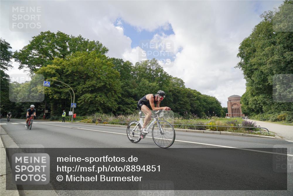 14.09.2025 - Stadtparktriathlon Michael Burmester http://msf.ph/oto/8894851 14.09.2025 12:39:46 Radfahren 1317, 1321, 1327, 1335, 1394, 1417 meine-sportfotos.de