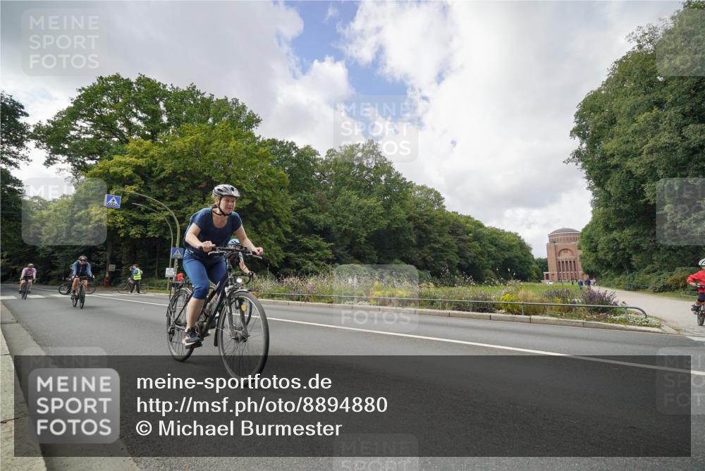 14.09.2025 - Stadtparktriathlon Michael Burmester http://msf.ph/oto/8894880 14.09.2025 12:40:45 Radfahren 1245, 1249, 1268, 1277, 1279, 1306 meine-sportfotos.de
