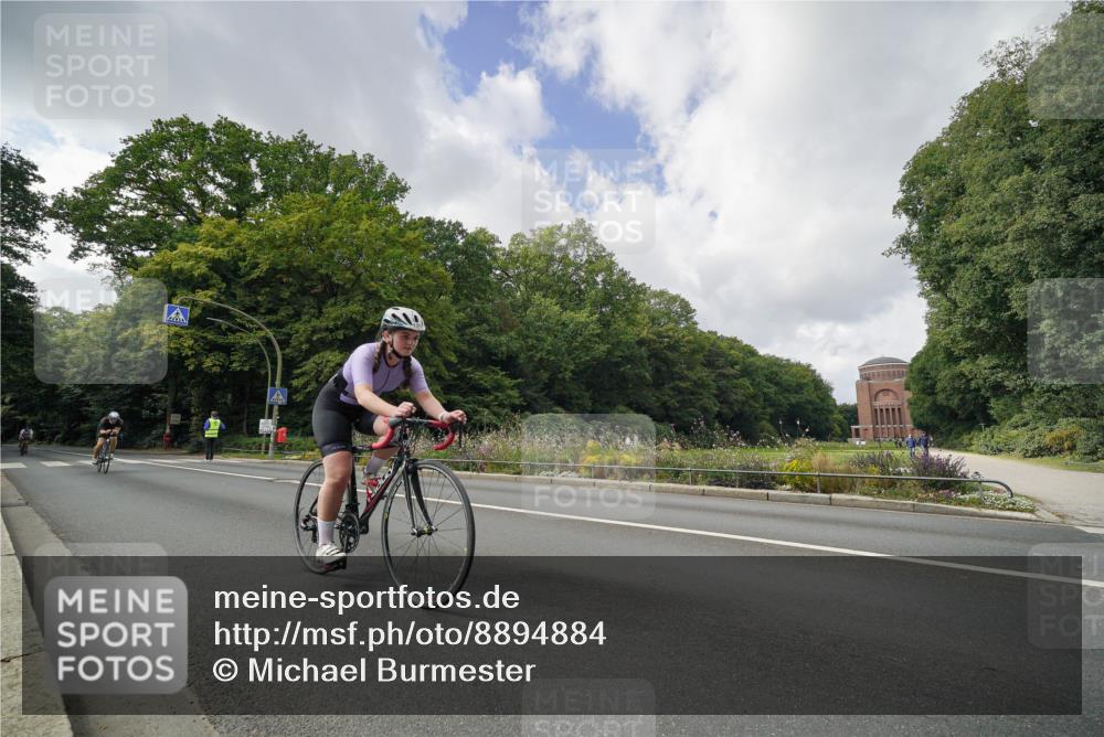 14.09.2025 - Stadtparktriathlon Michael Burmester http://msf.ph/oto/8894884 14.09.2025 12:40:56 Radfahren 1272, 1309, 1382, 1419 meine-sportfotos.de