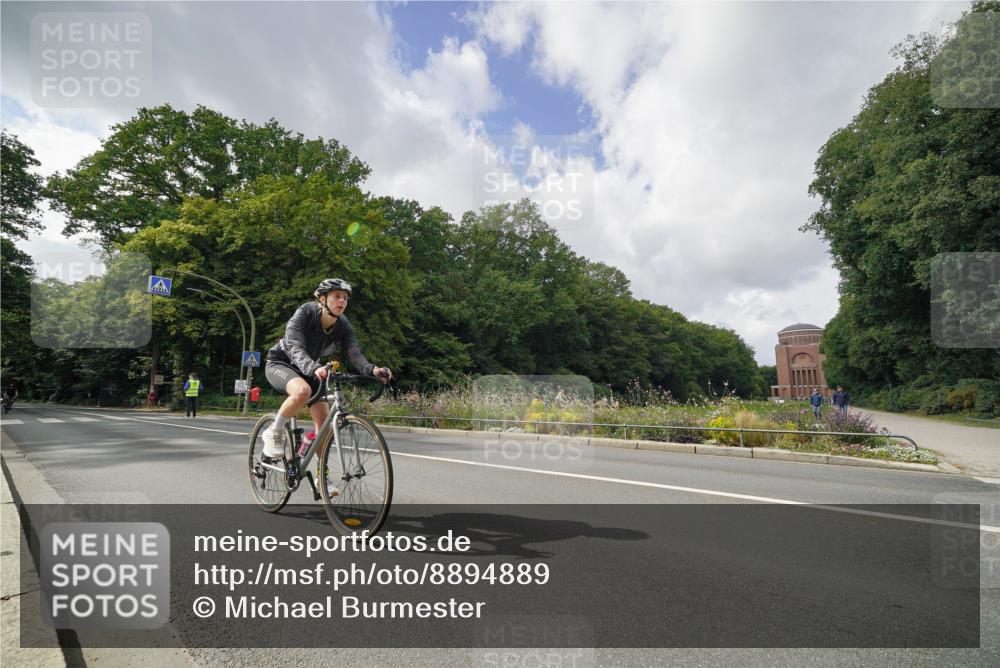14.09.2025 - Stadtparktriathlon Michael Burmester http://msf.ph/oto/8894889 14.09.2025 12:41:05 Radfahren 1222, 1272, 1384, 1419 meine-sportfotos.de
