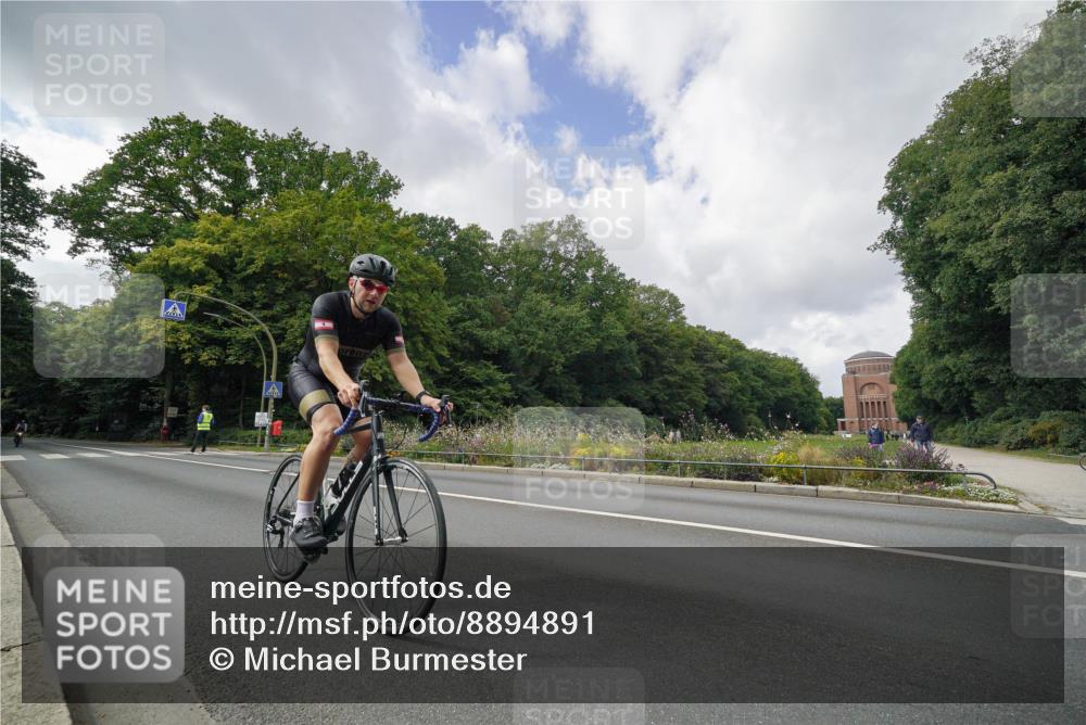 14.09.2025 - Stadtparktriathlon Michael Burmester http://msf.ph/oto/8894891 14.09.2025 12:41:09 Radfahren 1222, 1232, 1328, 1384, 1419 meine-sportfotos.de