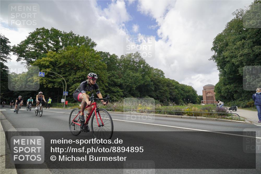 14.09.2025 - Stadtparktriathlon Michael Burmester http://msf.ph/oto/8894895 14.09.2025 12:41:21 Radfahren 1229, 1255, 1328, 1329, 1332, 1336, 1403 meine-sportfotos.de