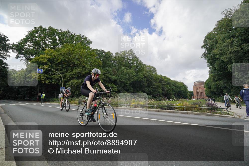 14.09.2025 - Stadtparktriathlon Michael Burmester http://msf.ph/oto/8894907 14.09.2025 12:41:40 Radfahren 1260, 1287, 1304, 1334, 1353 meine-sportfotos.de