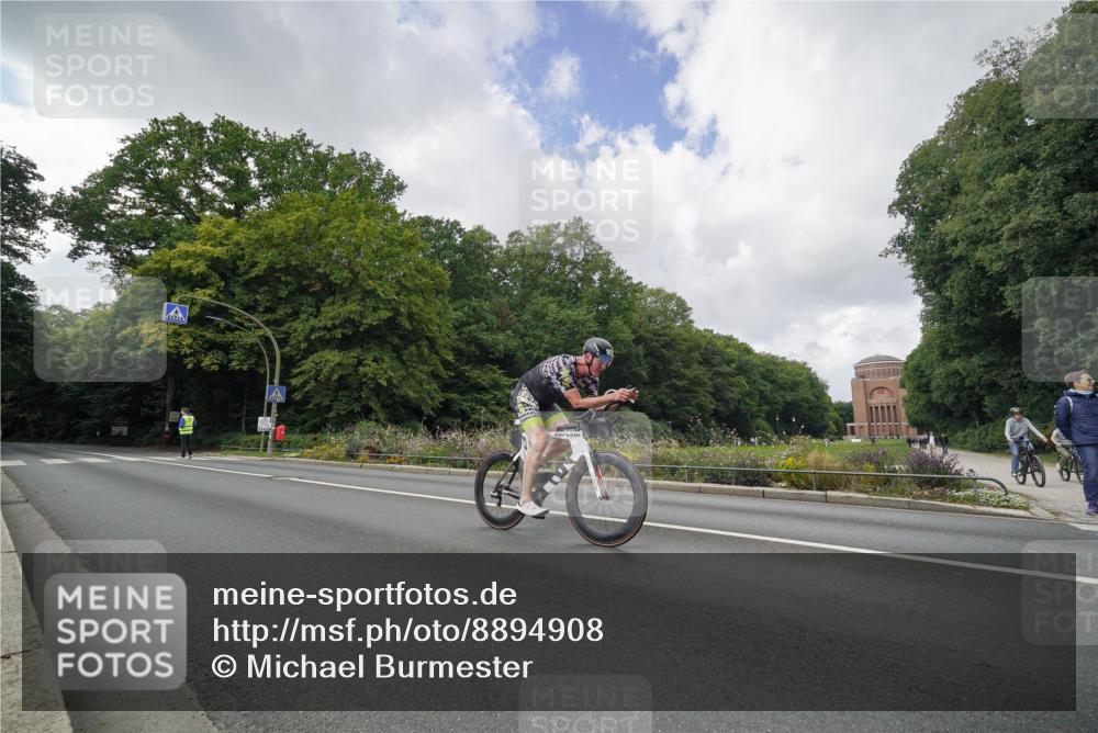 14.09.2025 - Stadtparktriathlon Michael Burmester http://msf.ph/oto/8894908 14.09.2025 12:41:40 Radfahren 1260, 1287, 1304, 1334, 1353 meine-sportfotos.de
