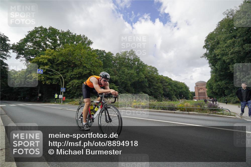 14.09.2025 - Stadtparktriathlon Michael Burmester http://msf.ph/oto/8894918 14.09.2025 12:42:17 Radfahren 1236, 1411 meine-sportfotos.de