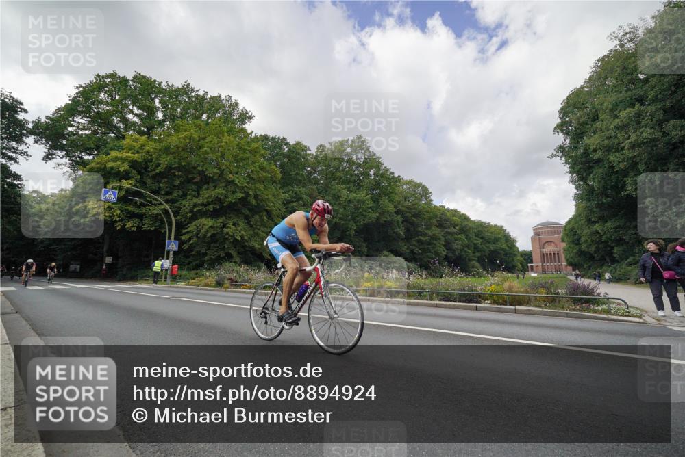 14.09.2025 - Stadtparktriathlon Michael Burmester http://msf.ph/oto/8894924 14.09.2025 12:42:43 Radfahren 1276, 1292, 1341, 1355, 1383, 1400, 1415 meine-sportfotos.de