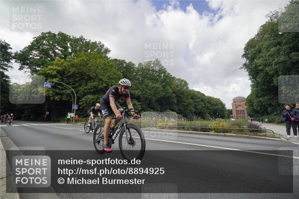 14.09.2025 - Stadtparktriathlon Michael Burmester http://msf.ph/oto/8894925 14.09.2025 12:42:45 Radfahren 1276, 1292, 1341, 1355, 1383, 1400, 1415 meine-sportfotos.de