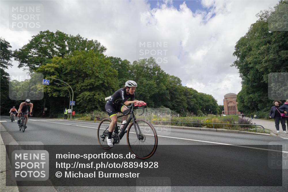 14.09.2025 - Stadtparktriathlon Michael Burmester http://msf.ph/oto/8894928 14.09.2025 12:42:48 Radfahren 1292, 1341, 1355, 1383, 1400, 1415 meine-sportfotos.de