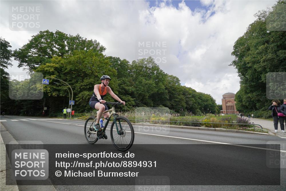 14.09.2025 - Stadtparktriathlon Michael Burmester http://msf.ph/oto/8894931 14.09.2025 12:42:50 Radfahren 1242, 1292, 1341, 1352, 1355, 1400, 1415 meine-sportfotos.de