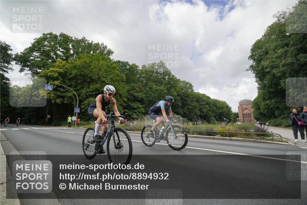 14.09.2025 - Stadtparktriathlon Michael Burmester http://msf.ph/oto/8894932 14.09.2025 12:42:57 Radfahren 1208, 1242, 1280, 1314, 1352, 1390, 1399 meine-sportfotos.de