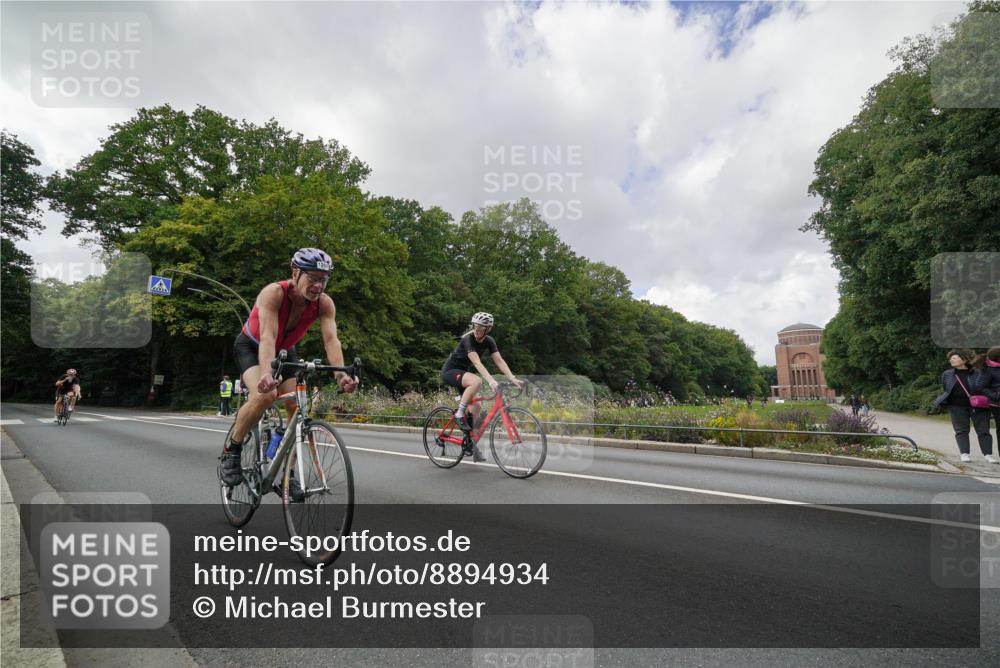 14.09.2025 - Stadtparktriathlon Michael Burmester http://msf.ph/oto/8894934 14.09.2025 12:43:01 Radfahren 1208, 1242, 1280, 1314, 1352, 1390, 1399 meine-sportfotos.de