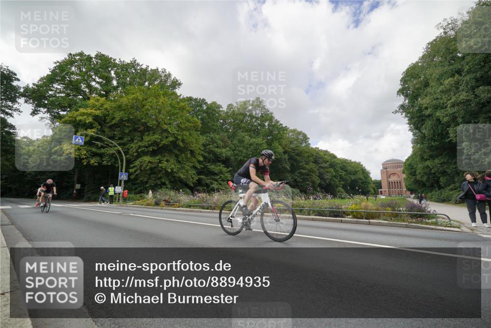 14.09.2025 - Stadtparktriathlon Michael Burmester http://msf.ph/oto/8894935 14.09.2025 12:43:02 Radfahren 1208, 1242, 1280, 1314, 1352, 1390, 1399 meine-sportfotos.de