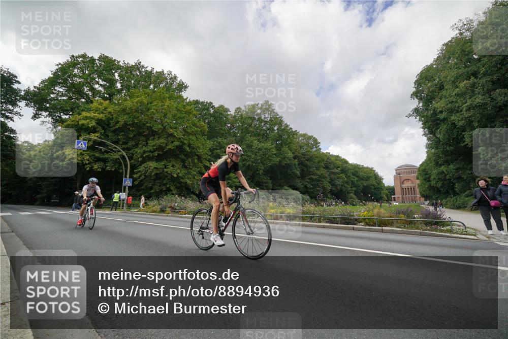 14.09.2025 - Stadtparktriathlon Michael Burmester http://msf.ph/oto/8894936 14.09.2025 12:43:03 Radfahren 1208, 1242, 1280, 1314, 1352, 1390, 1399 meine-sportfotos.de